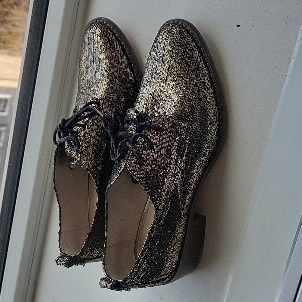 nye Louise et Cie metallic oxford